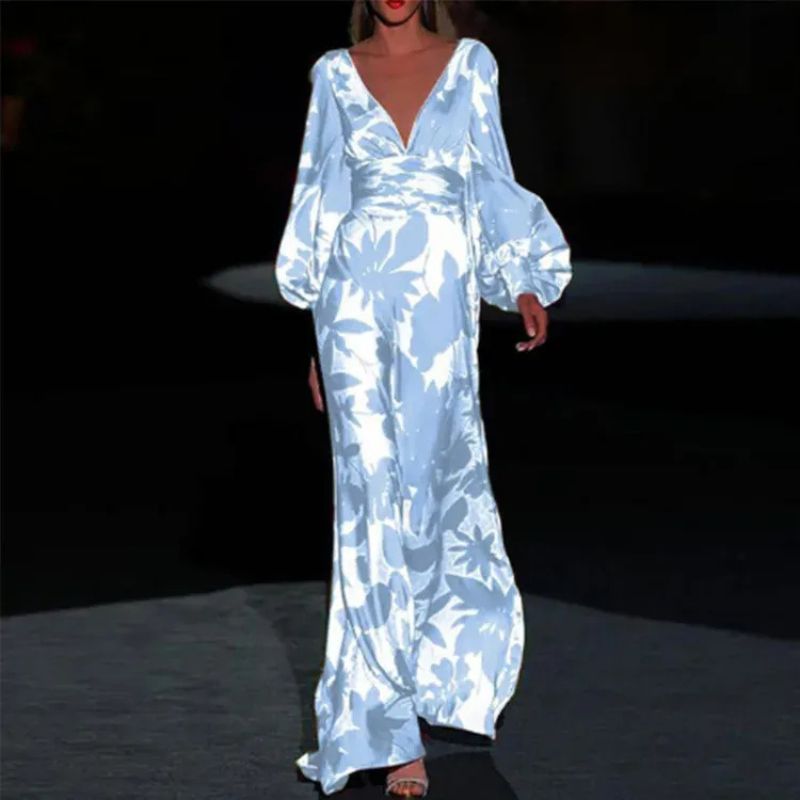 Flowy Maxi Dress with V-Neckline and Defined Waist, Versatile for Any Occasion