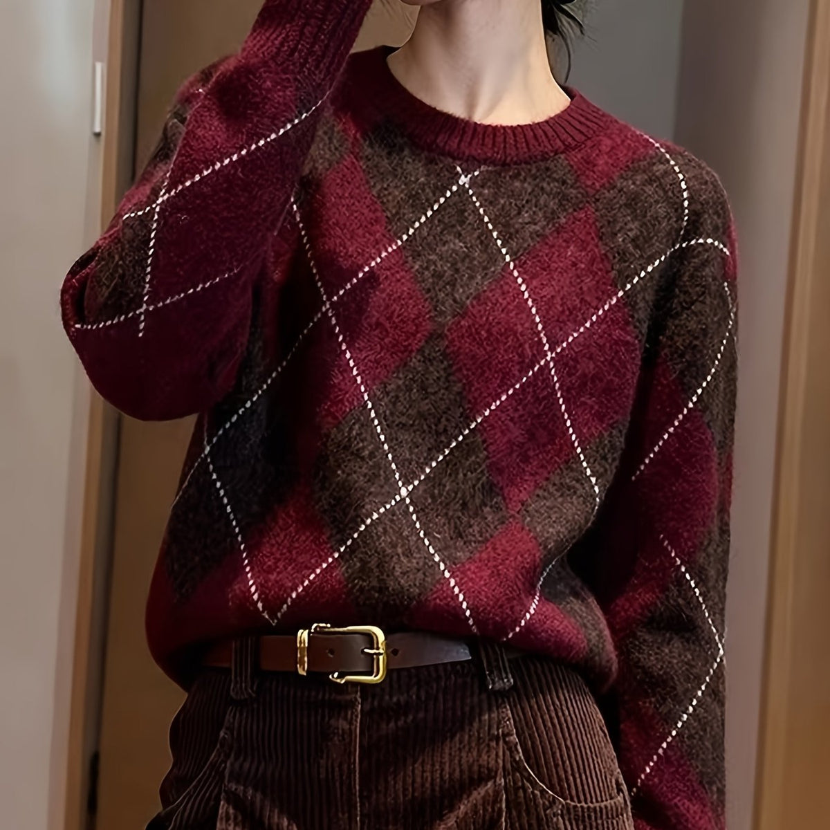 Diamond Argyle Pullover Sweater with Round Neck and Long Sleeves