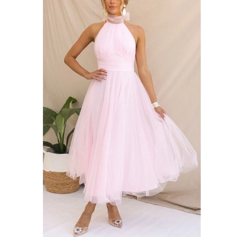 Halter Neck Formal Dress with Fitted Bodice and Flowing Skirt for Weddings