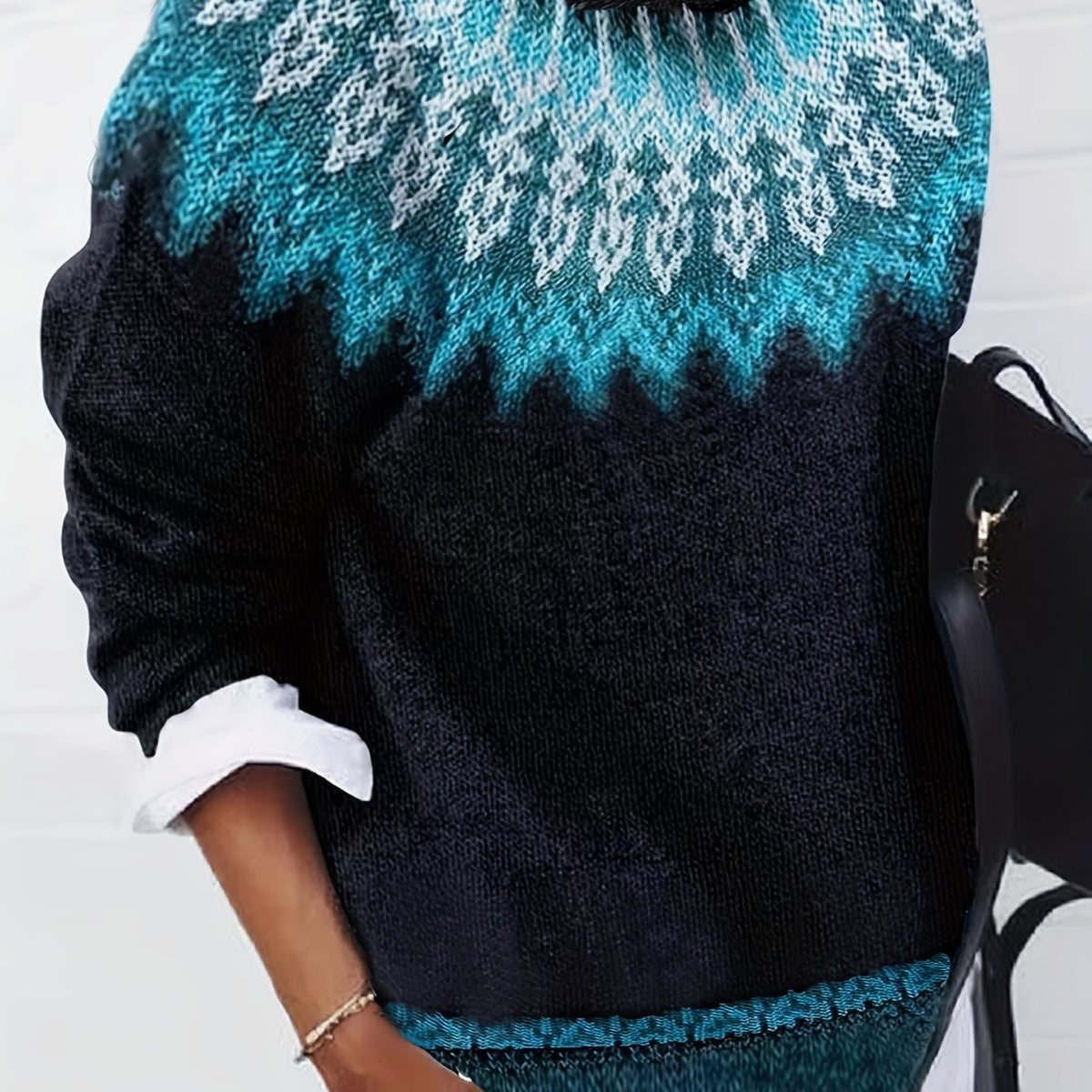 Chunky Jacquard Knit Sweater with Round Neck and Relaxed Fit