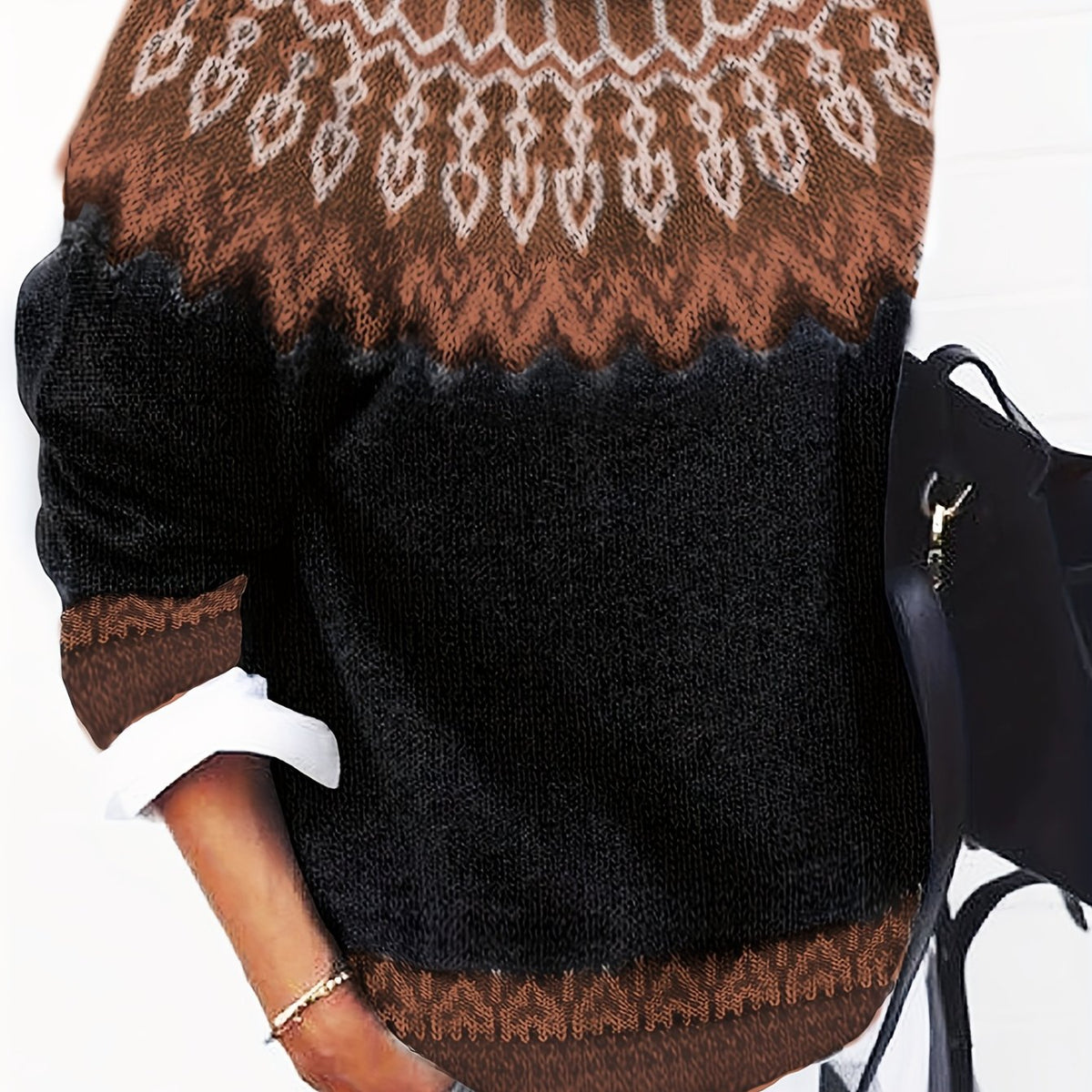 Chunky Jacquard Knit Sweater with Round Neck and Relaxed Fit