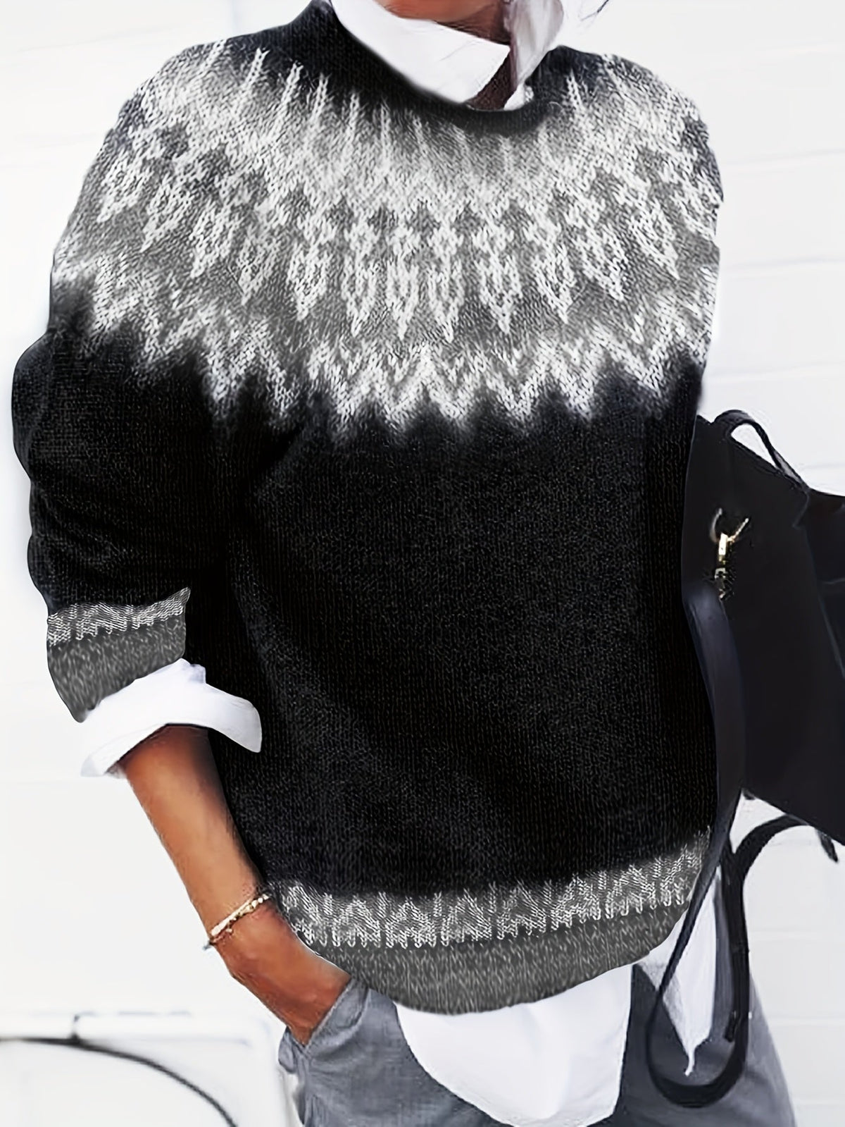 Chunky Jacquard Knit Sweater with Round Neck and Relaxed Fit