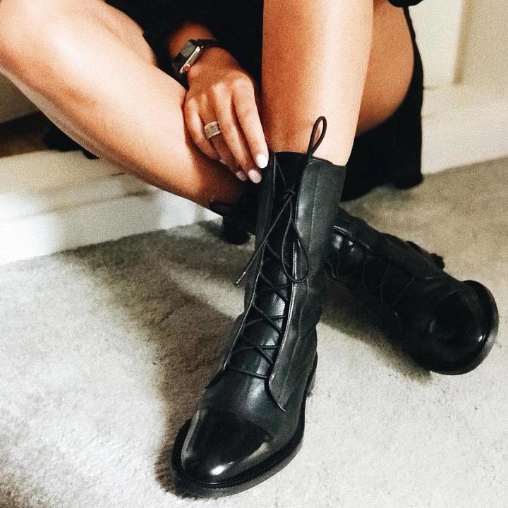 Womens Leather Ankle Boots with Lace-Up Fastening and Removable Insole