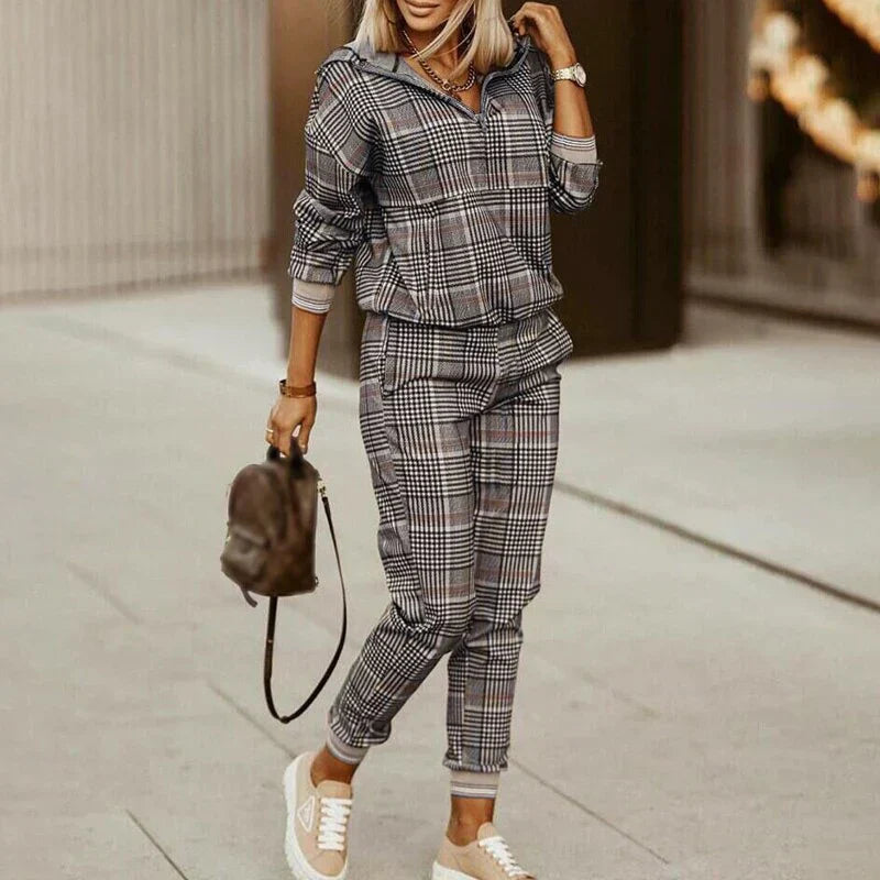 Womens Tracksuit with Front Zipper and Patterned Detail, Relaxed Knit Set