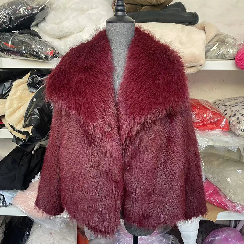Faux Fur Jacket with Relaxed Fit and Hip-Skimming Length - Smooth Lining
