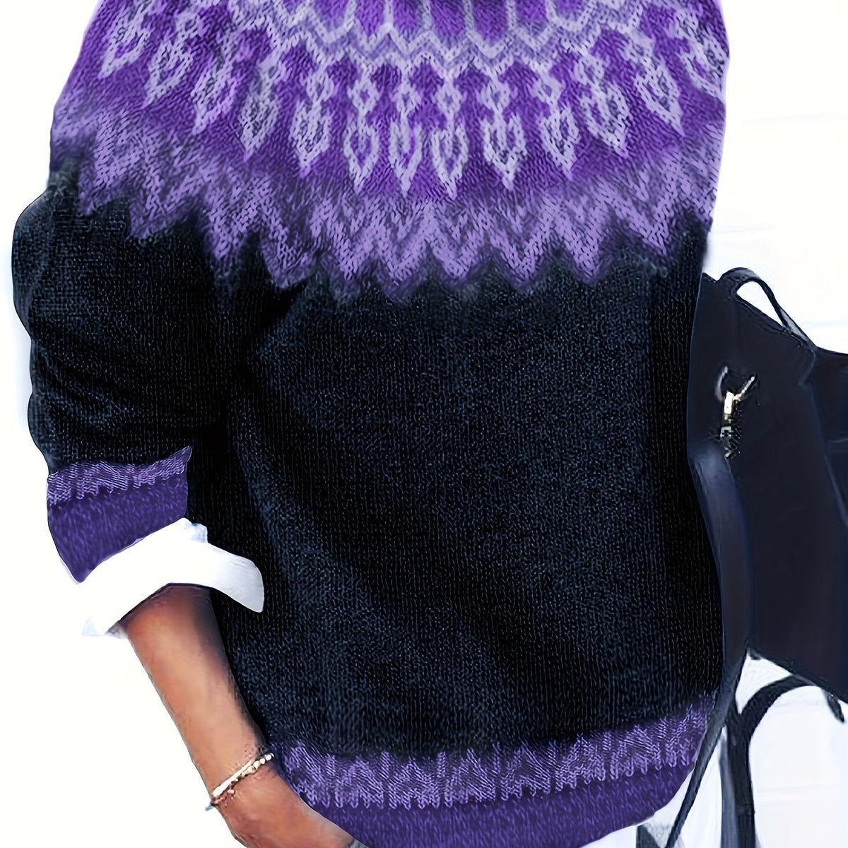 Chunky Jacquard Knit Sweater with Round Neck and Relaxed Fit