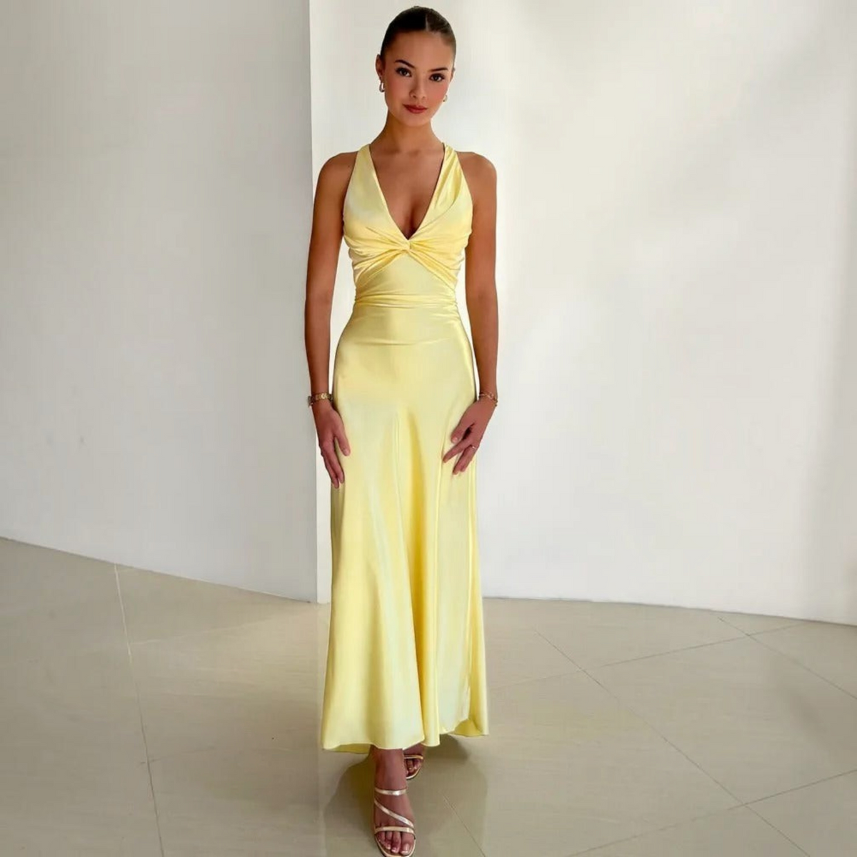 Sleeveless V-Neck Maxi Dress with A-Line Silhouette for Evening Events