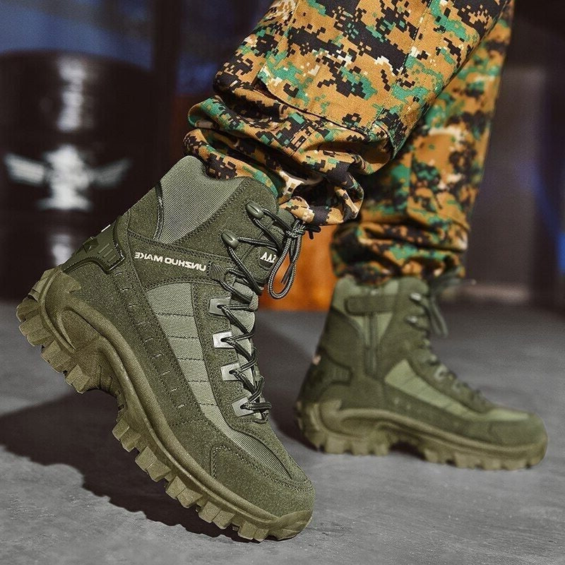 Insulated Tactical Winter Boots with Ankle Support and Thermal Protection