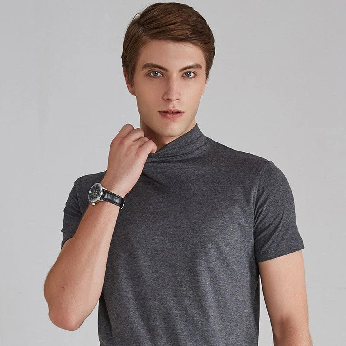 Men Short Sleeve Mock Neck T Shirt with Tailored Fit
