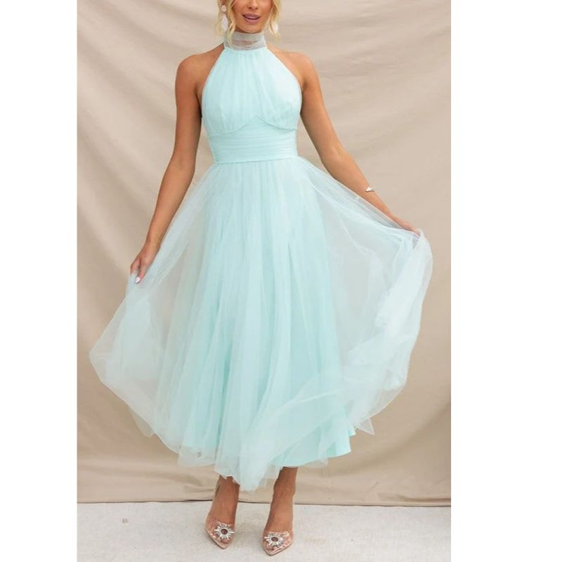 Halter Neck Formal Dress with Fitted Bodice and Flowing Skirt for Weddings