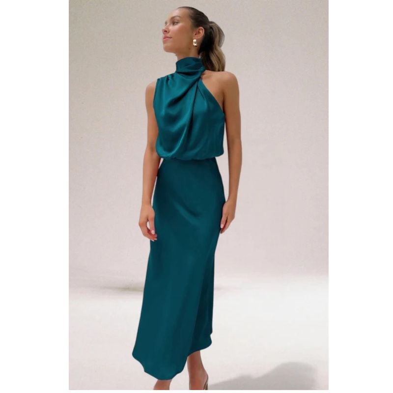 Halter Neckline Evening Dress with Luminous Fabric and Flowing Silhouette