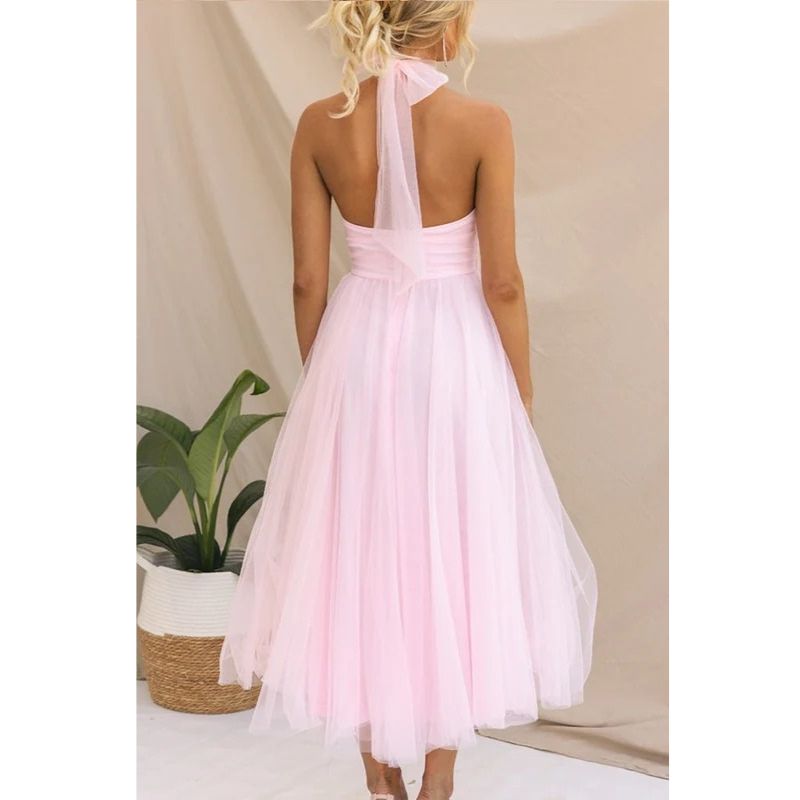 Halter Neck Formal Dress with Fitted Bodice and Flowing Skirt for Weddings