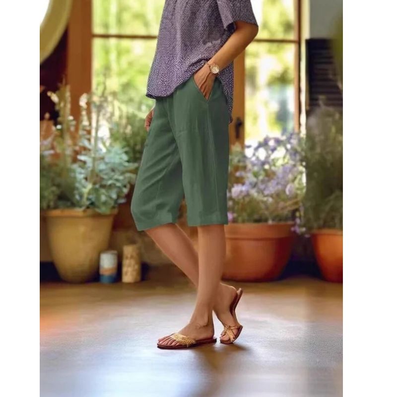 Relaxed Fit Summer Shorts with Adjustable Waist and Side Pockets