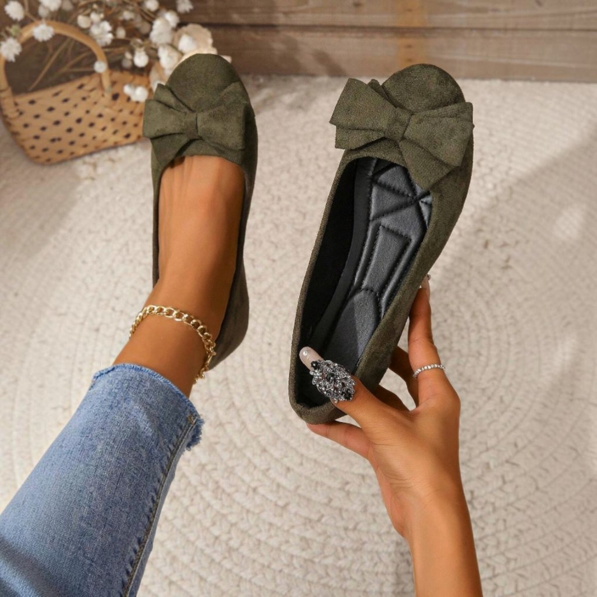 Womens Walking Shoes with Removable Insole and Breathable Upper, Stable Heel Support