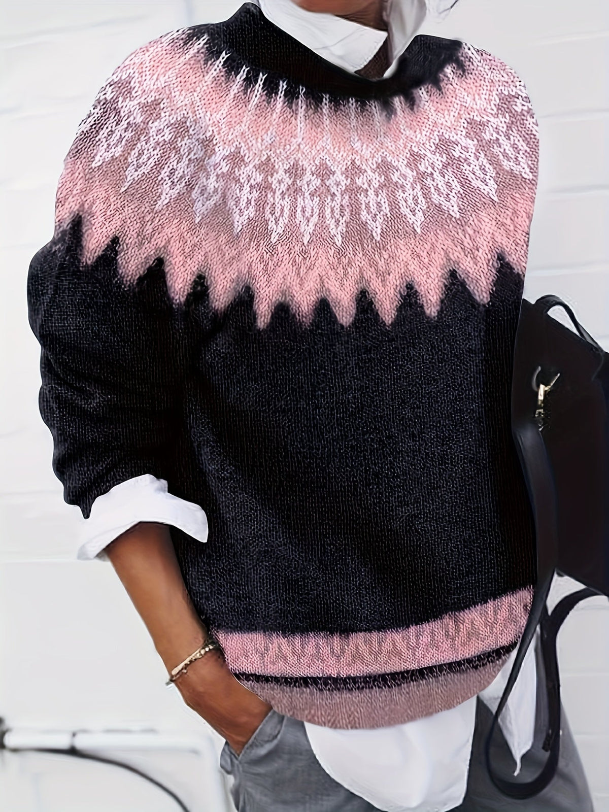 Chunky Jacquard Knit Sweater with Round Neck and Relaxed Fit