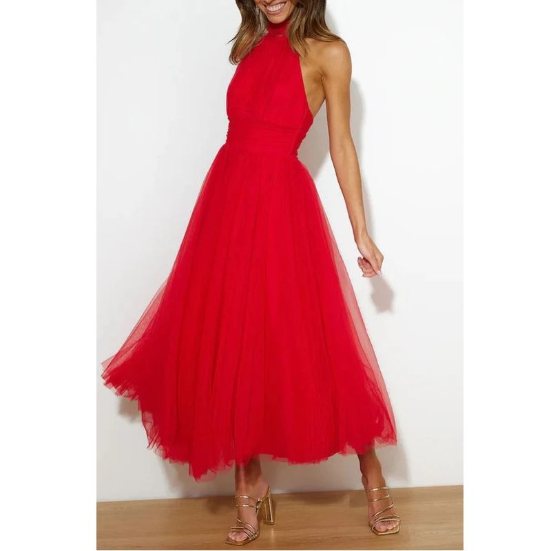 Halter Neck Formal Dress with Fitted Bodice and Flowing Skirt for Weddings