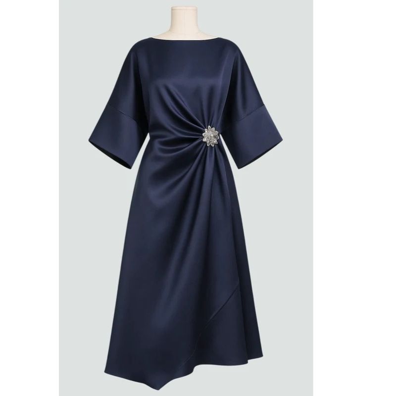 Formal Long Dress with Luminous Fabric and Sleeveless Design