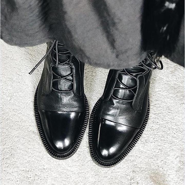 Womens Leather Ankle Boots with Lace-Up Fastening and Removable Insole