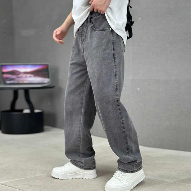 Mens Wide Leg Jeans with Relaxed Fit for Casual Wear