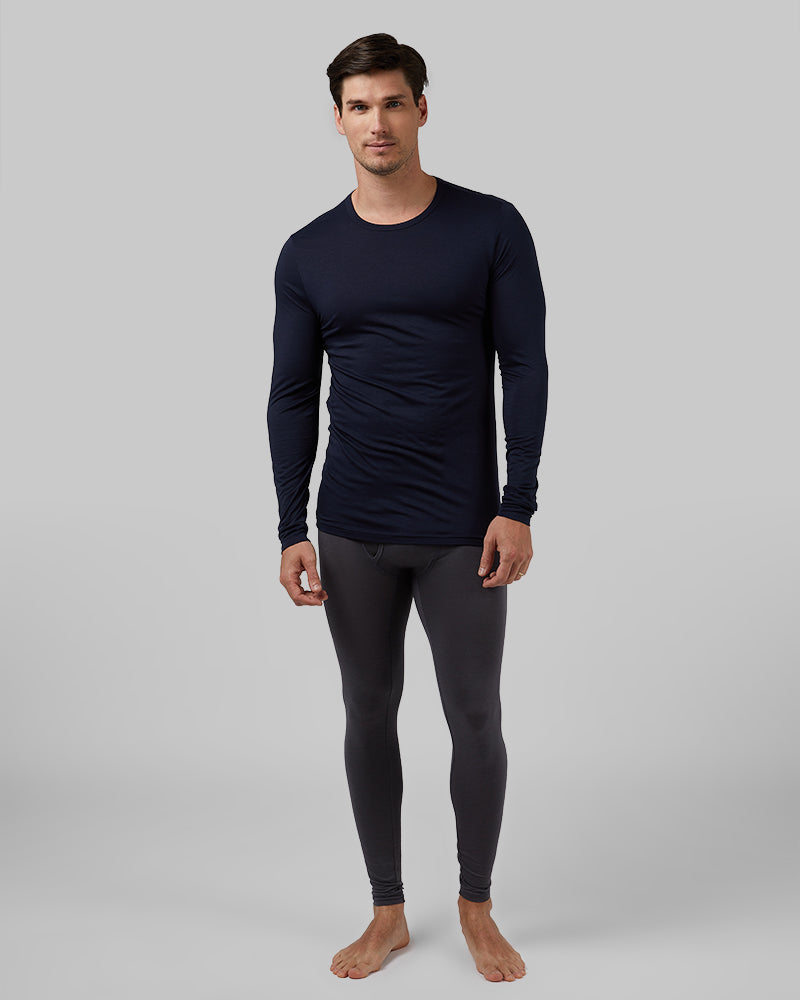 32 Degrees Stormy Night _ Men's Lightweight Baselayer Crew Top {model: Bobby is 6'1", wearing size M}{bottom}{right} {bottom}{right}