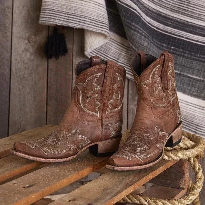 Embroidered Western Boots with Pointed Toe and Stacked Heel