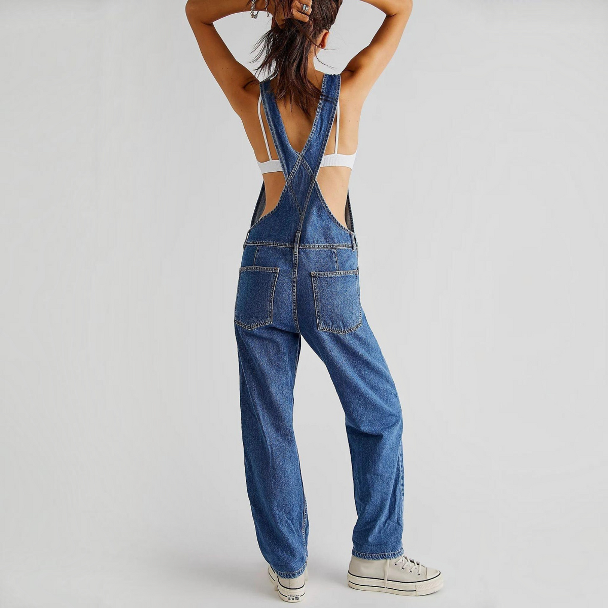 Straight-Leg Jumpsuit for Women with Relaxed Fit and Versatile Design