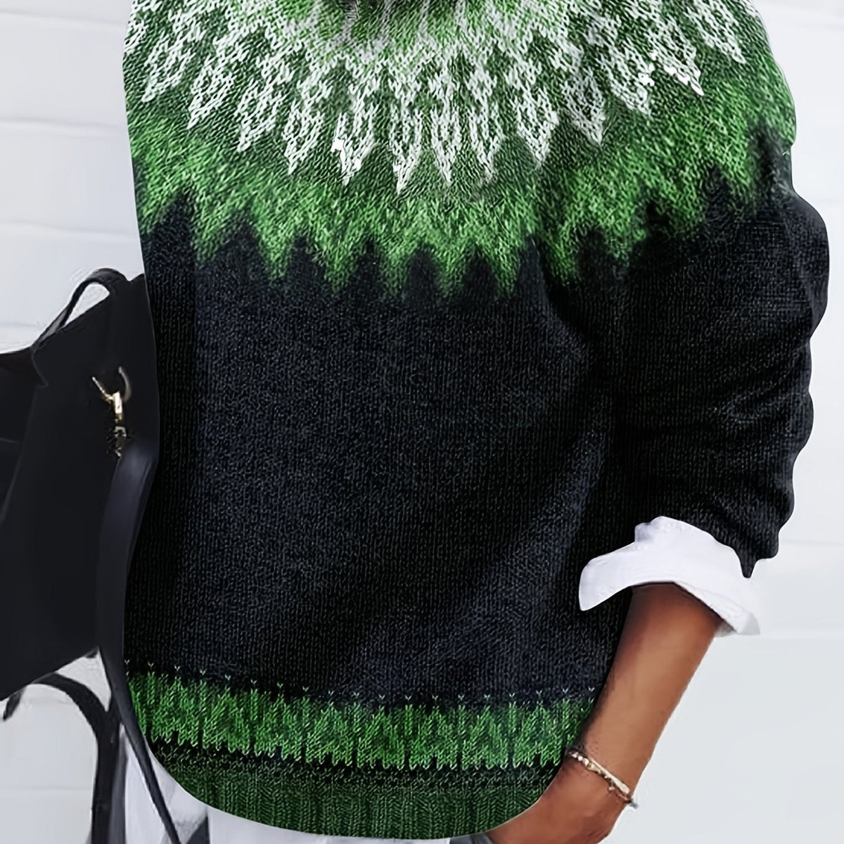 Chunky Jacquard Knit Sweater with Round Neck and Relaxed Fit