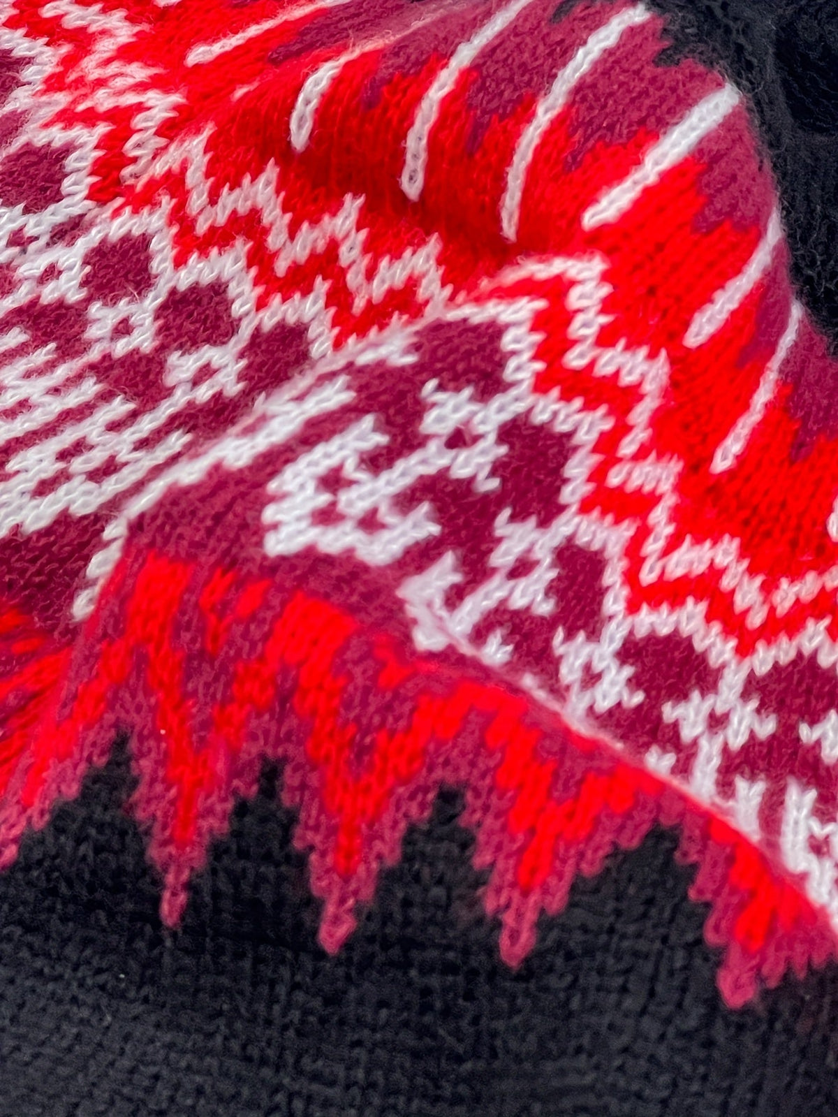 Chunky Jacquard Knit Sweater with Round Neck and Relaxed Fit