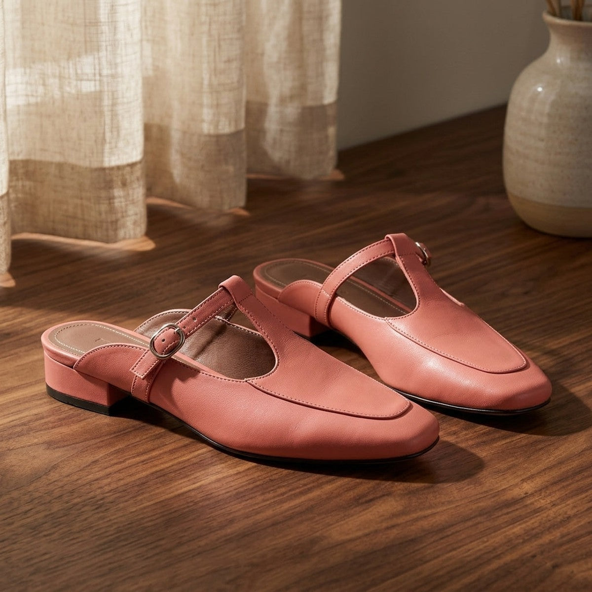 Low Block Heel Leather Mules with Pointed Toe for Casual Wear