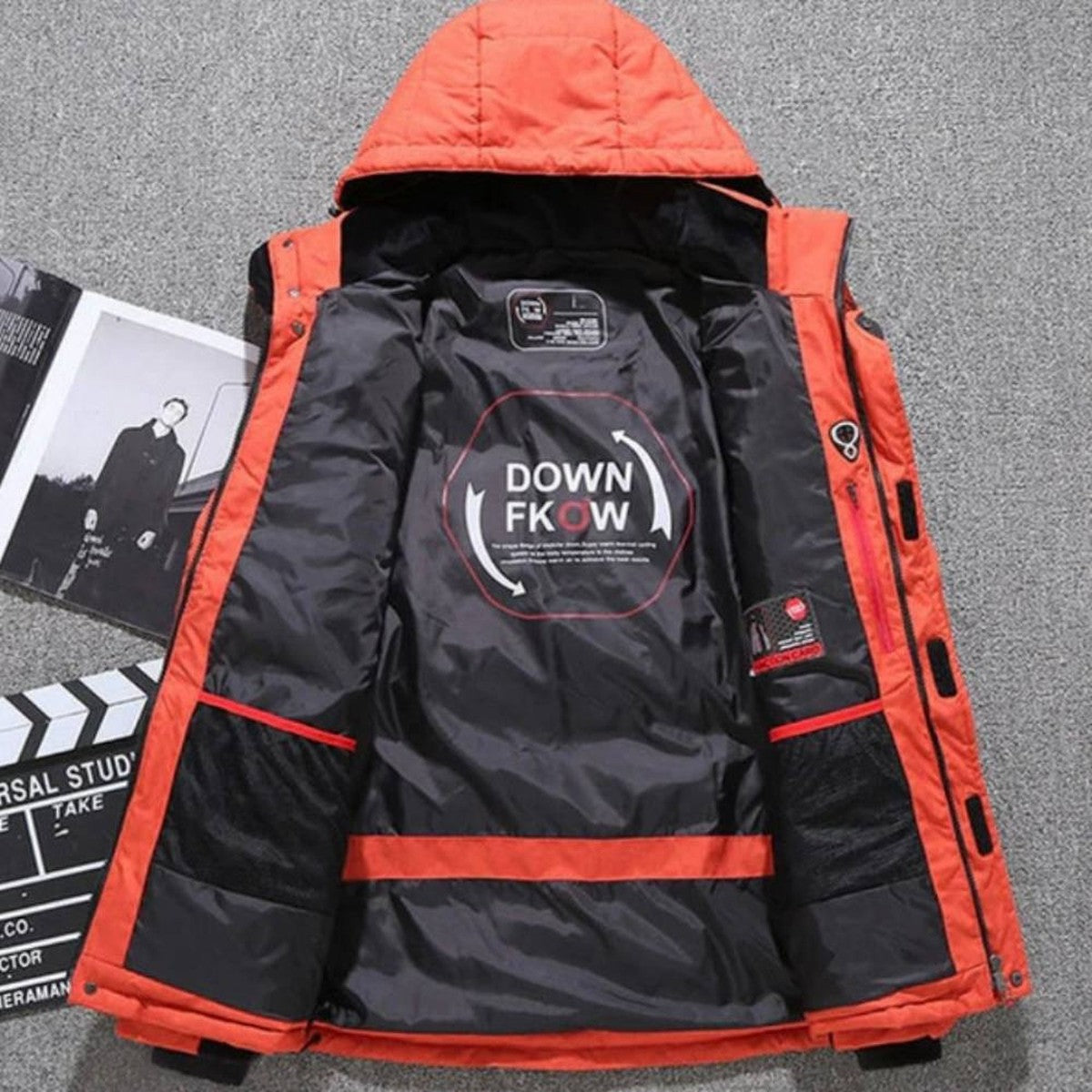 Men Lightweight Duck Down Winter Jacket with Hood and Zipper Pockets