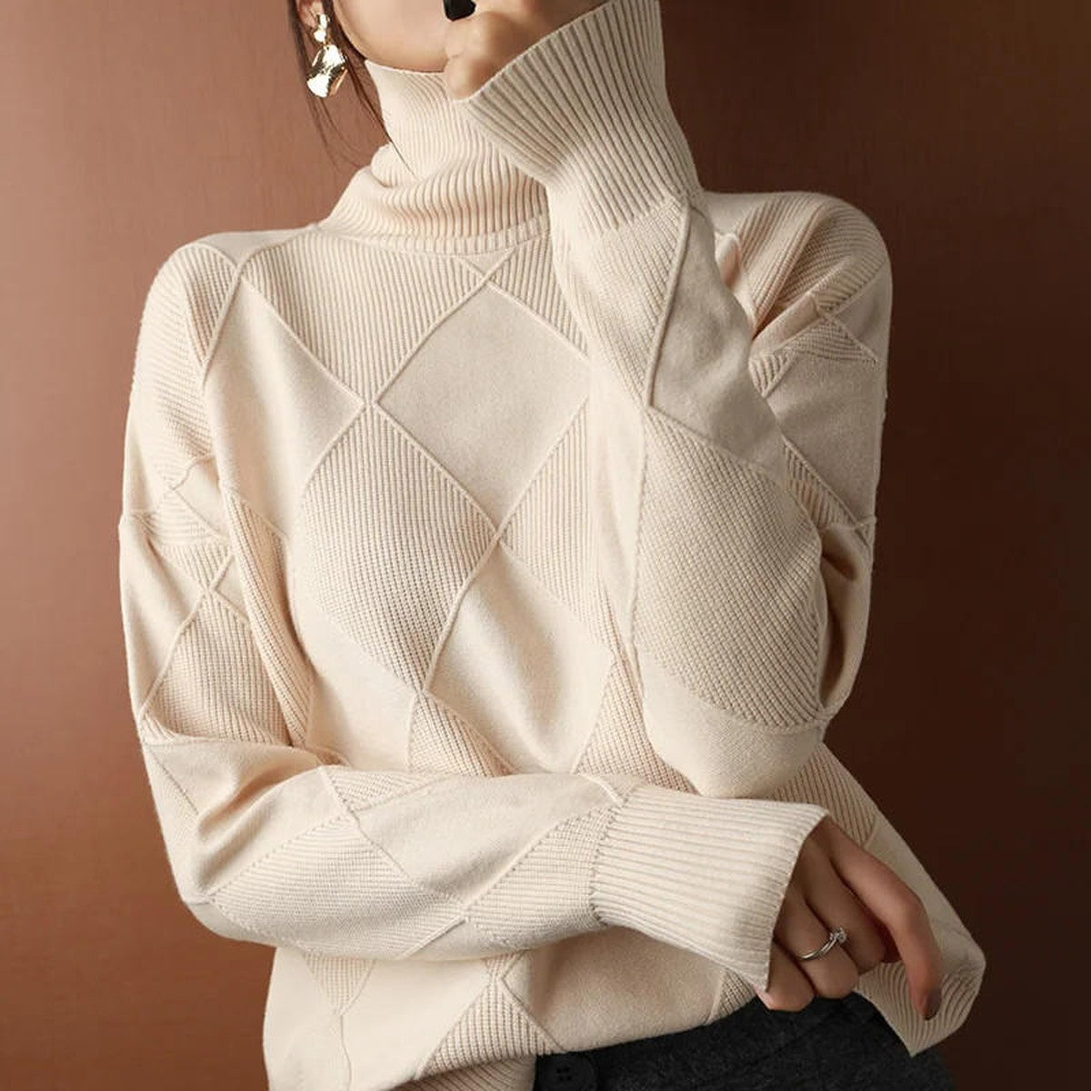 Women Long Sleeve Cashmere Knit Turtleneck Sweater with Ribbed Hem