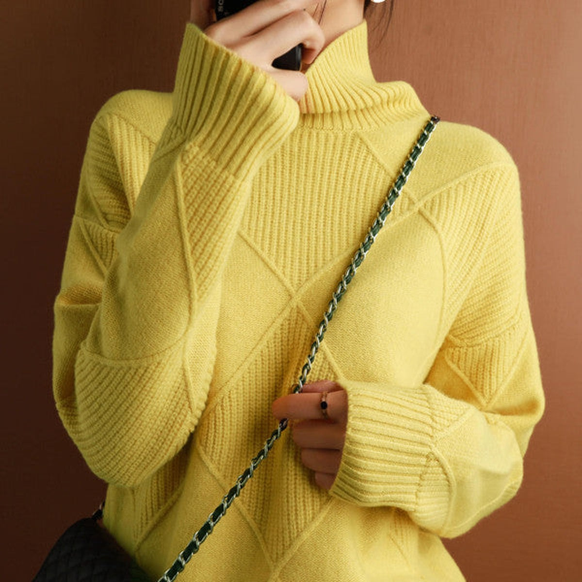 Women Long Sleeve Cashmere Knit Turtleneck Sweater with Ribbed Hem