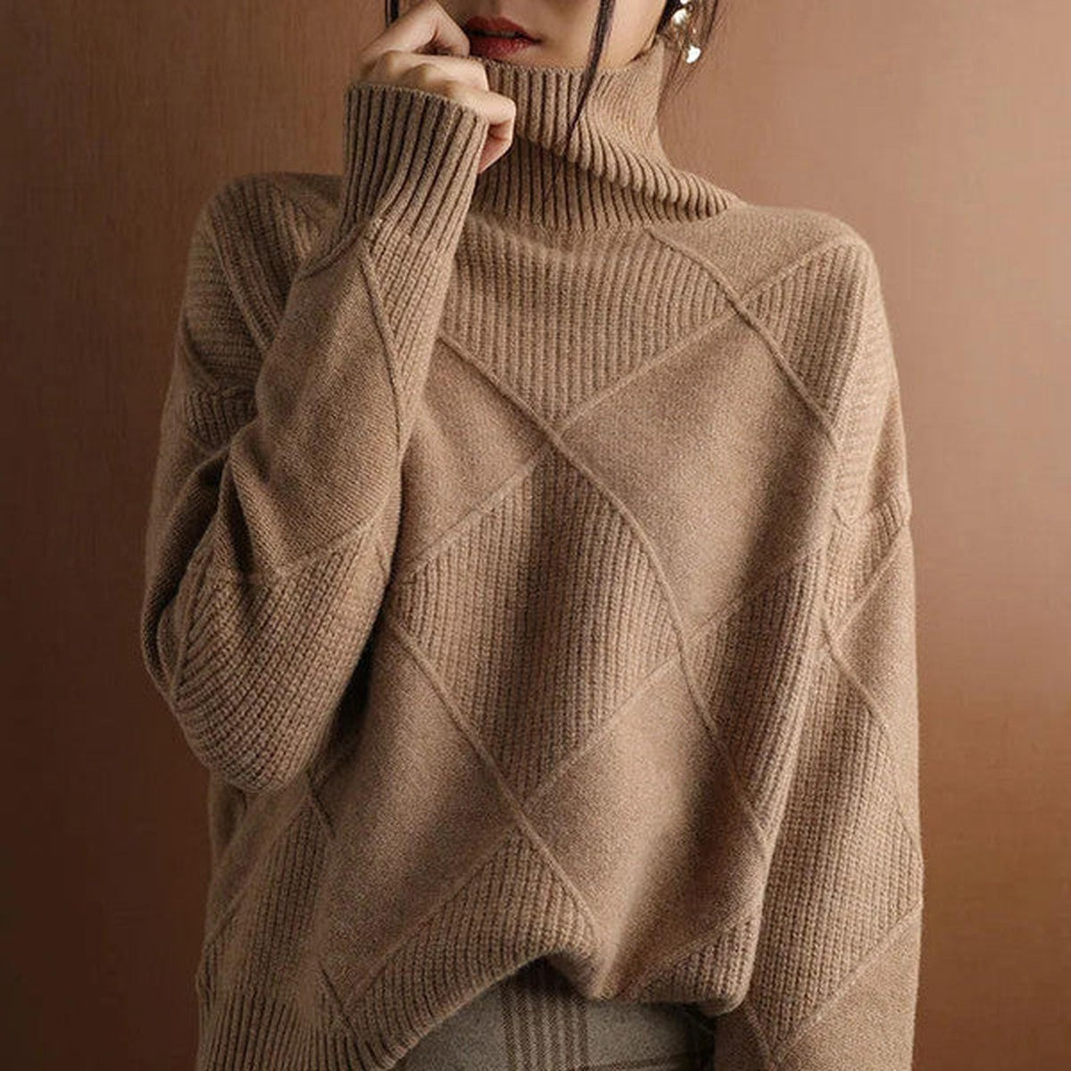 Women Long Sleeve Cashmere Knit Turtleneck Sweater with Ribbed Hem