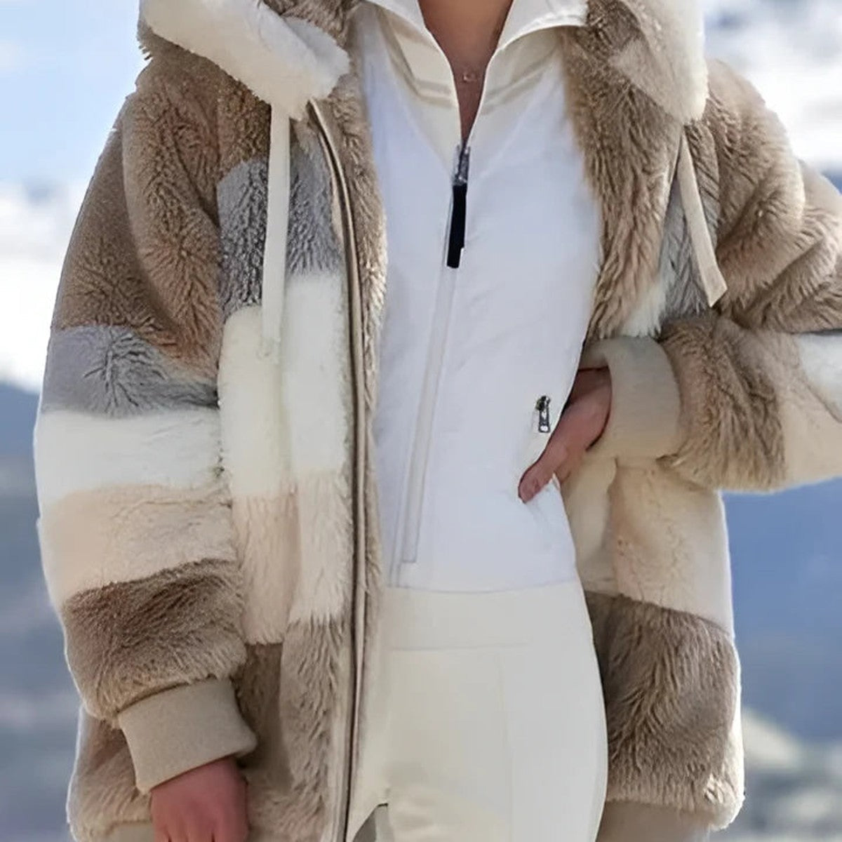 Women Plush Fleece Hooded Winter Jacket with Zipper and Contrast Pocket